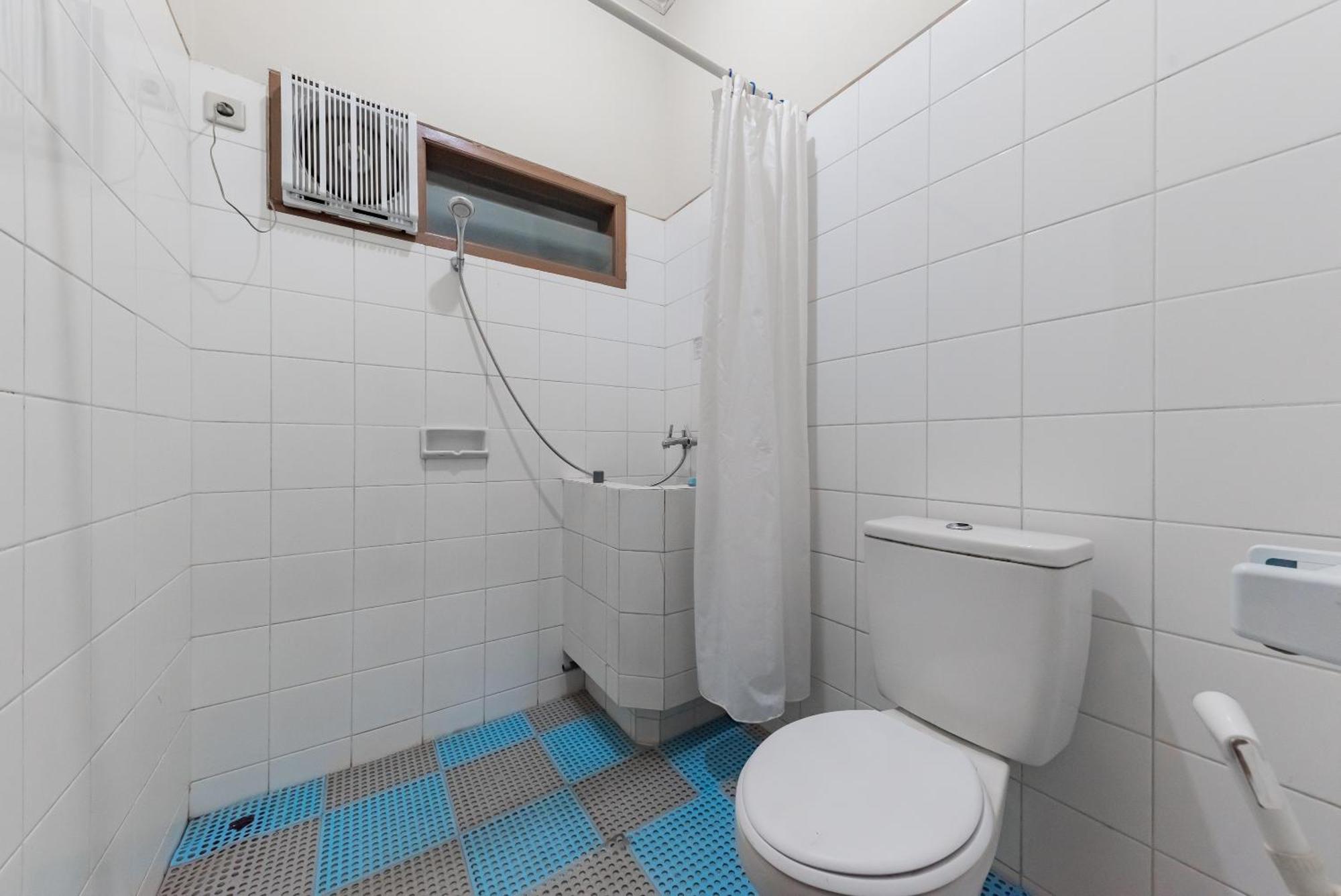 Reddoorz Plus At Hotel Griya Astoeti Bogor Exteriör bild