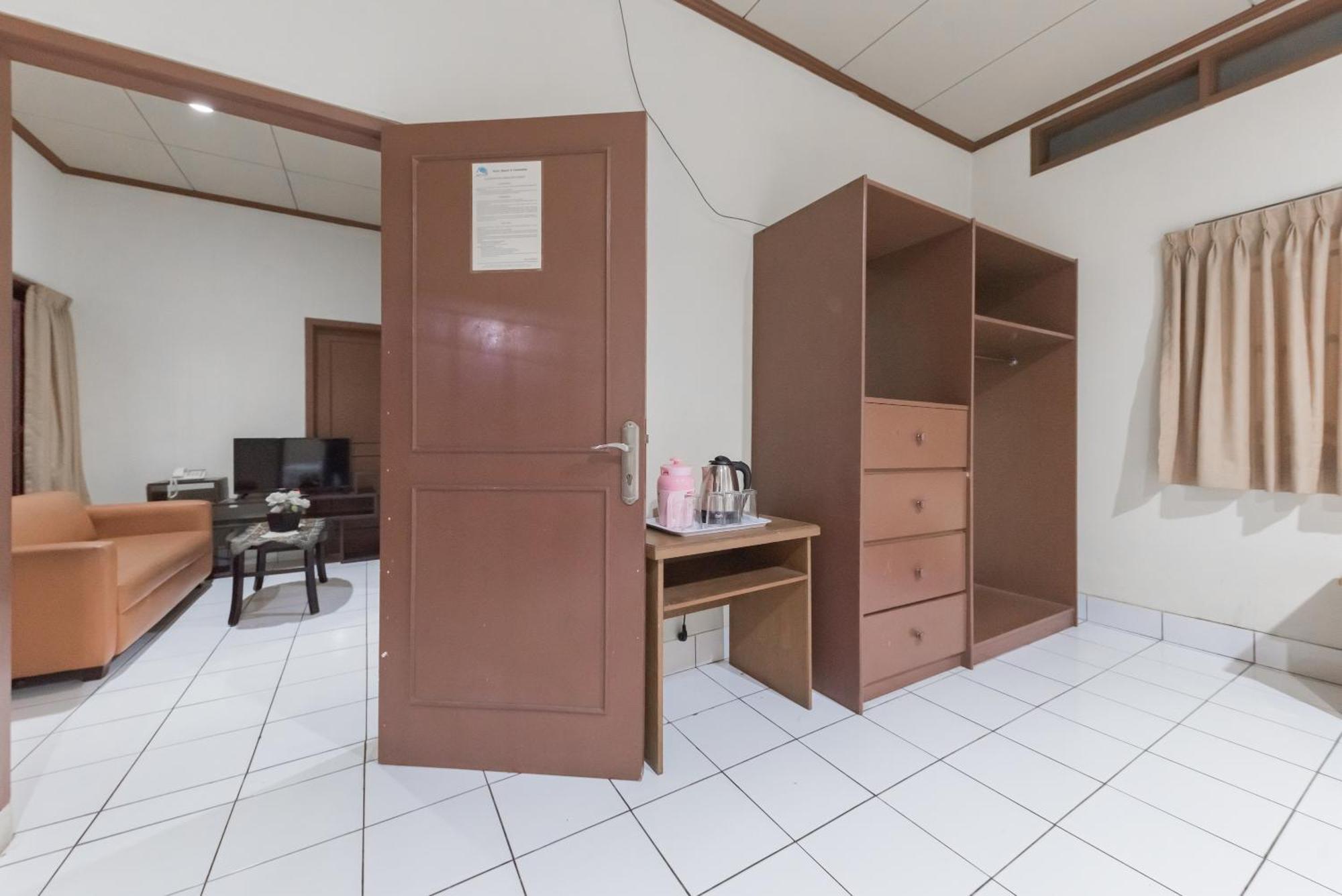Reddoorz Plus At Hotel Griya Astoeti Bogor Exteriör bild